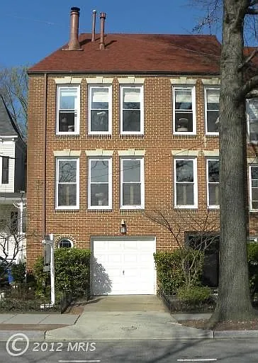 4449 Macarthur Blvd NW photo 1