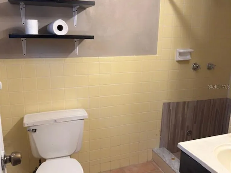 4409 W Varn Ave — Photo 13