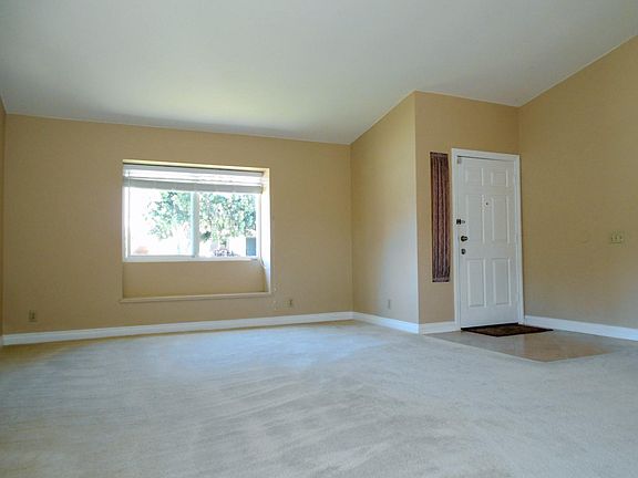 3rd image of 13496 Entreken Ave