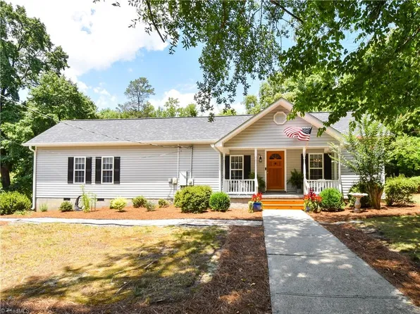 681 Sanford Ave, Mocksville, NC 27028