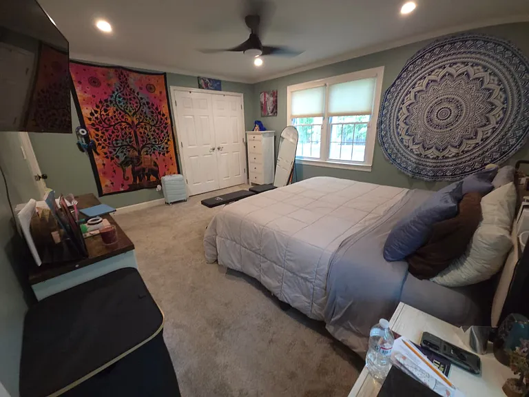 1010 Sherwood Cir — Photo 4