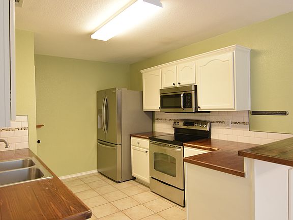 5th image of 4712 Water Oak Dr