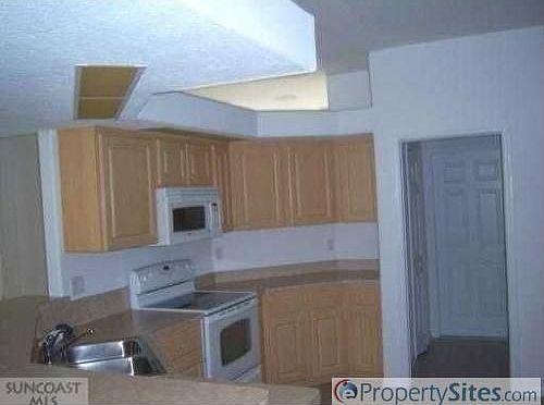 3rd image of 1121 S Pointe Alexis Dr