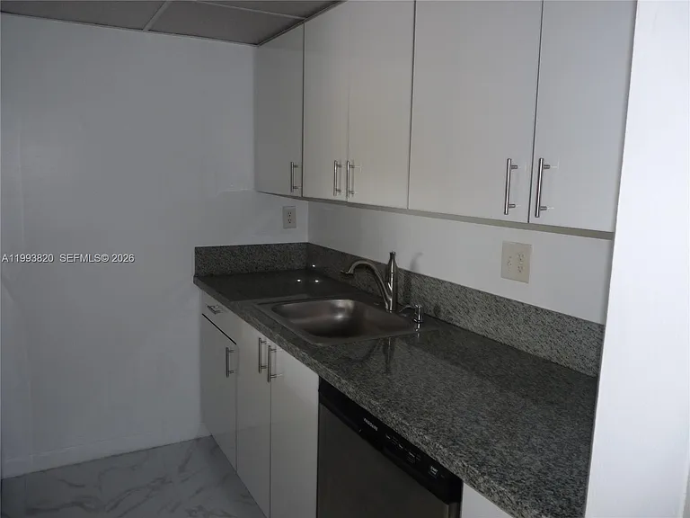 14611 N Kendall Dr #304L — Photo 9
