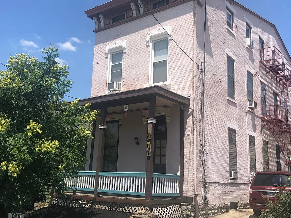 218 E Rochelle St #4
