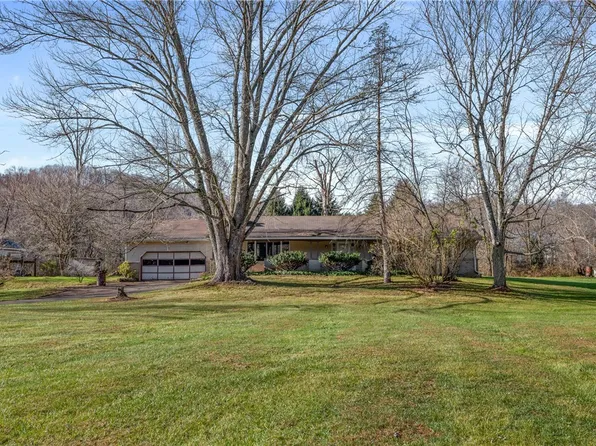 198 Lend St, Fombell, PA 16123