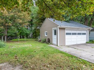3971 Bluestone Rd, Cleveland Heights, OH 44121