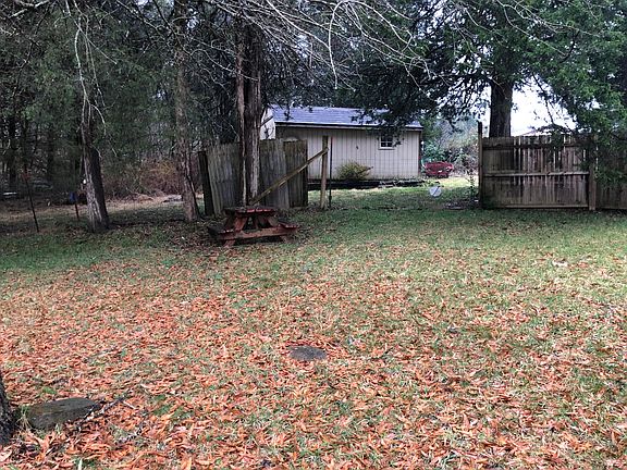 5th image of 210 Charles Shepard Dr