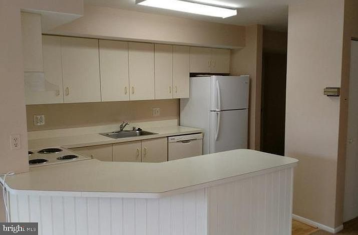 2nd image of 8008 Valley Manor Rd APT 2A