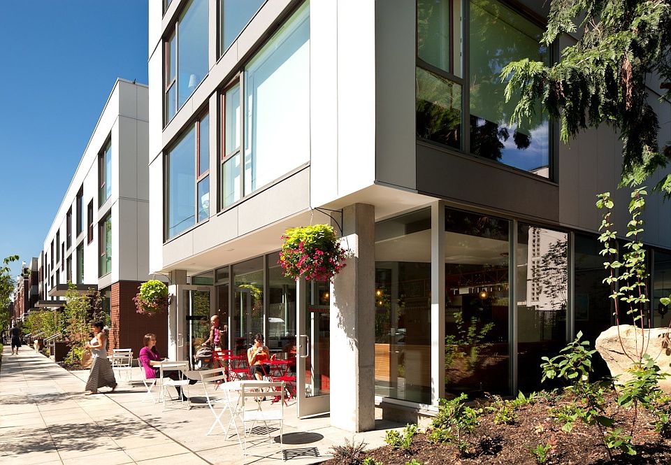 1st image of 711 Bellevue Ave E APT 202