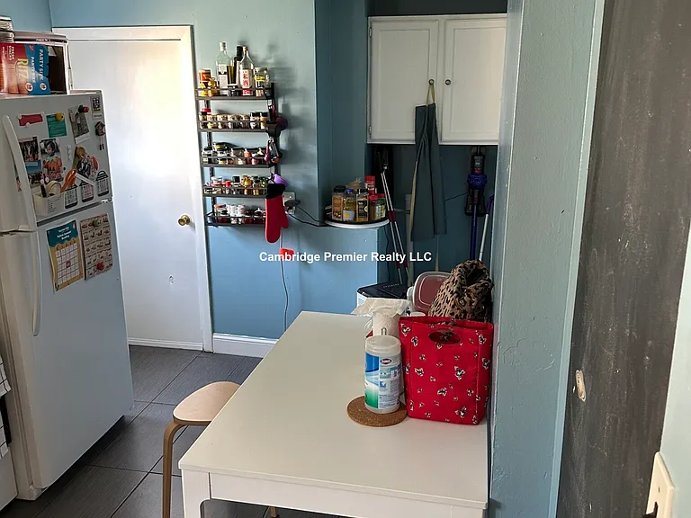 85R Glen St — Photo 10