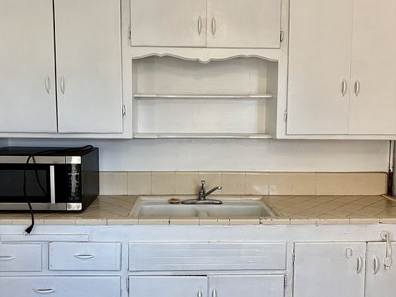 5th image of 3506 Eastern Ave SE
