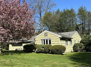 5 Honey Hill Ln, Norwalk, CT 06851