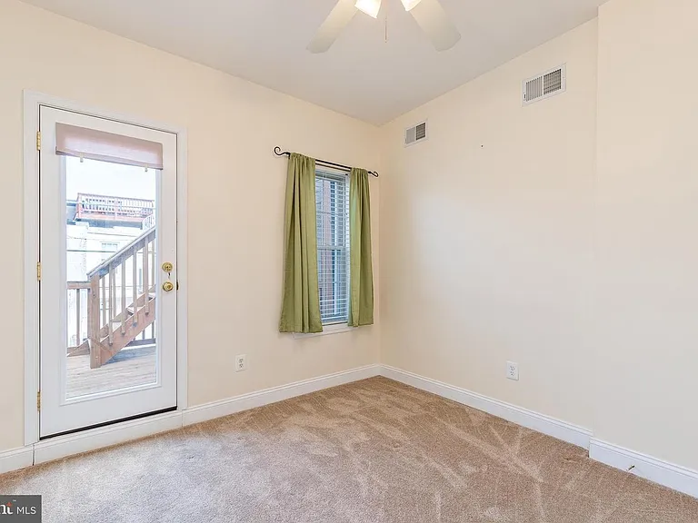 723 S Decker Ave — Photo 16
