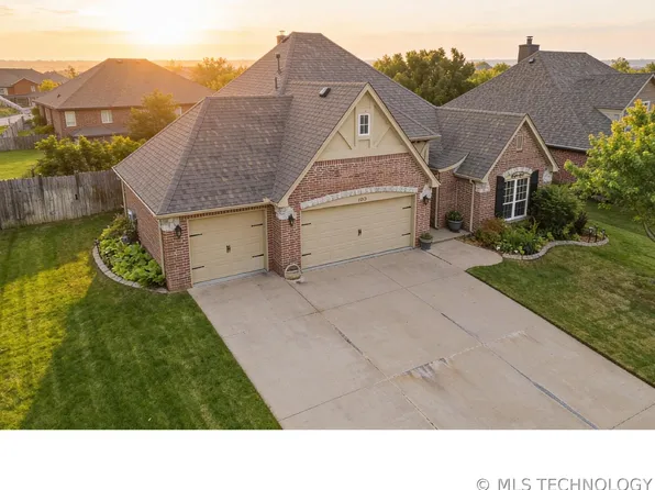 1013 S 71st St, Broken Arrow, OK 74014