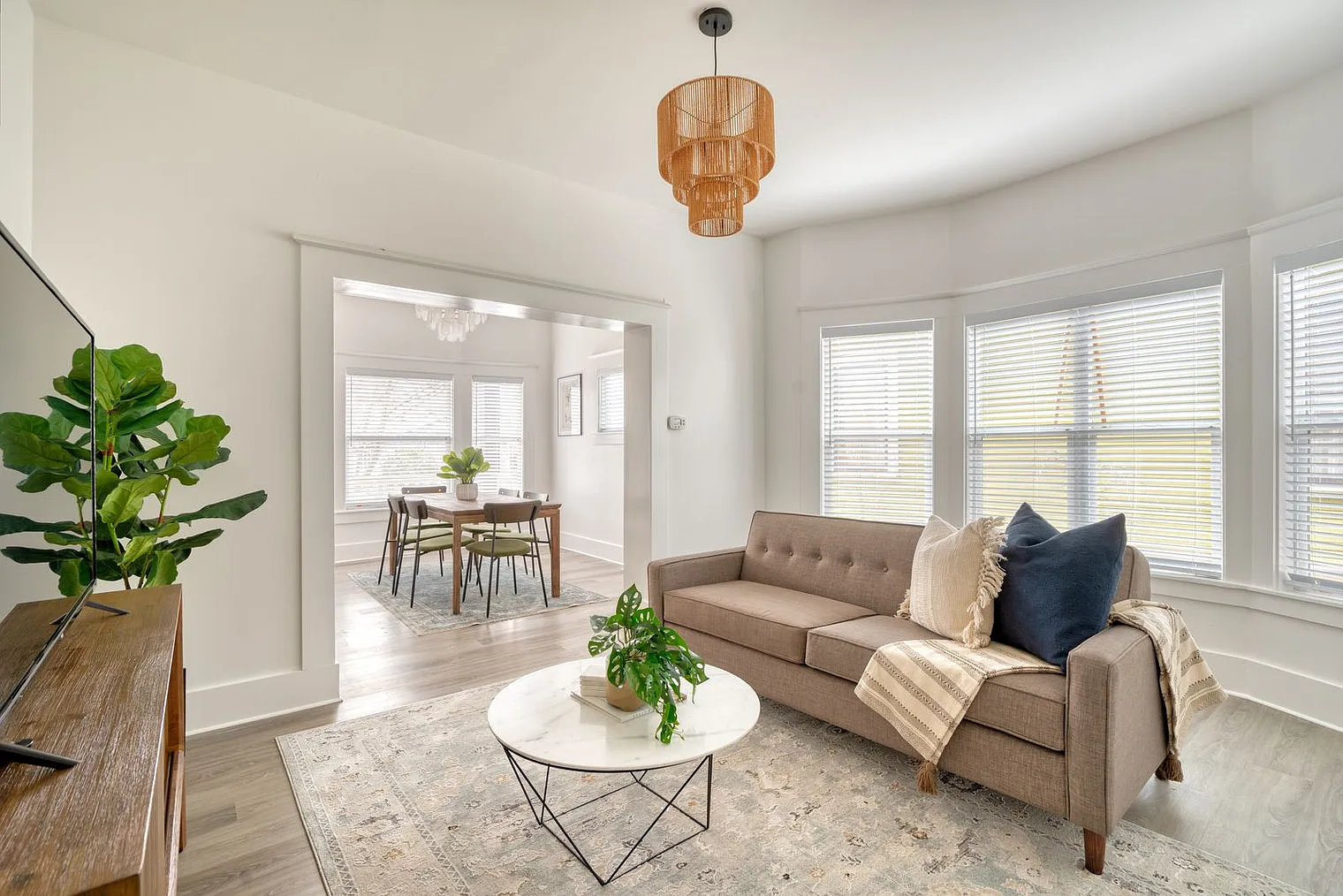 2 bed, 1.0 bath, 1453 sqft, $3,286 — Photo 1