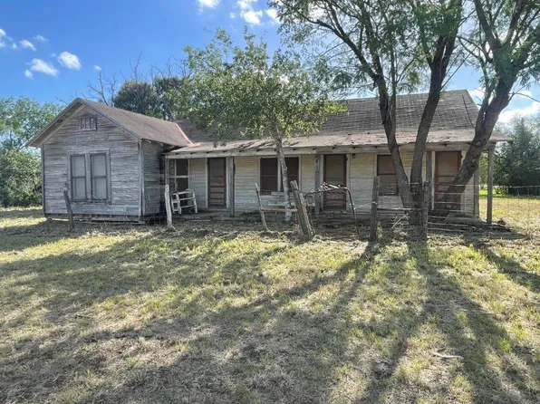 409 E Kohler St, Hebbronville, TX 78361
