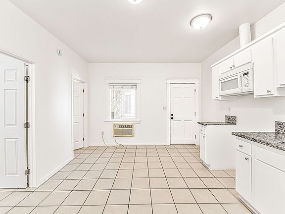3rd image of 908 Martin Luther King Jr Ave APT 11