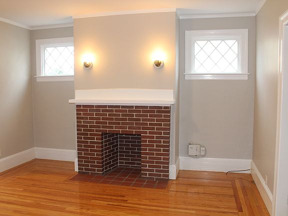 4th image of 165 Harrington Ave
