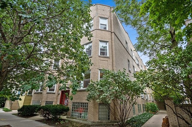 1st image of 3135 W Leland Ave APT 1E