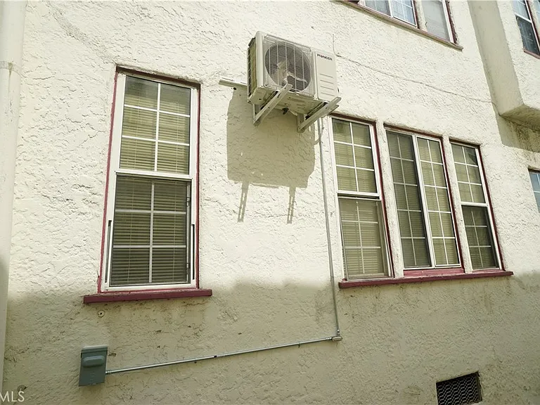 1336 Elm St #2 — Photo 12