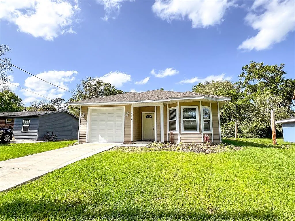 3 bed, 2.0 bath, 1343 sqft, $2,100 — Photo 2