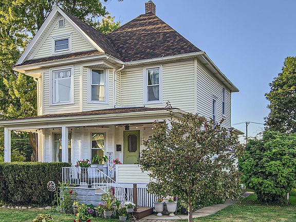 3rd image of 125 Hickory St