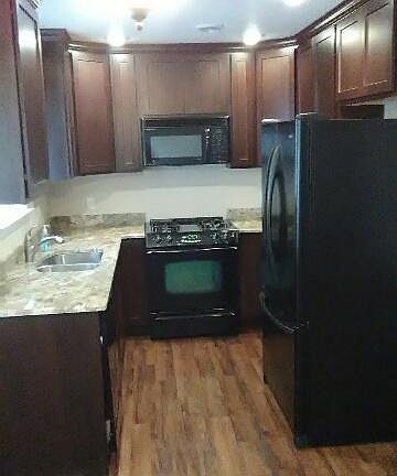 5th image of 4406 Pacific St