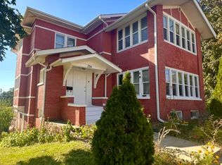 256 W Downer Pl, Aurora, IL 60506