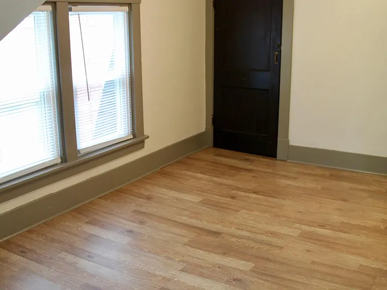 307 Franklin St — Photo 9
