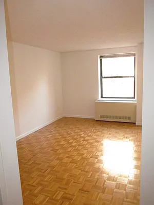 Rented by Lisa Management | media 11