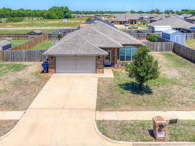 910 Brookhollow Dr, Chickasha, OK, 73018