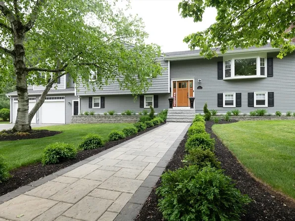 1 Village Row, Lynnfield, MA 01940