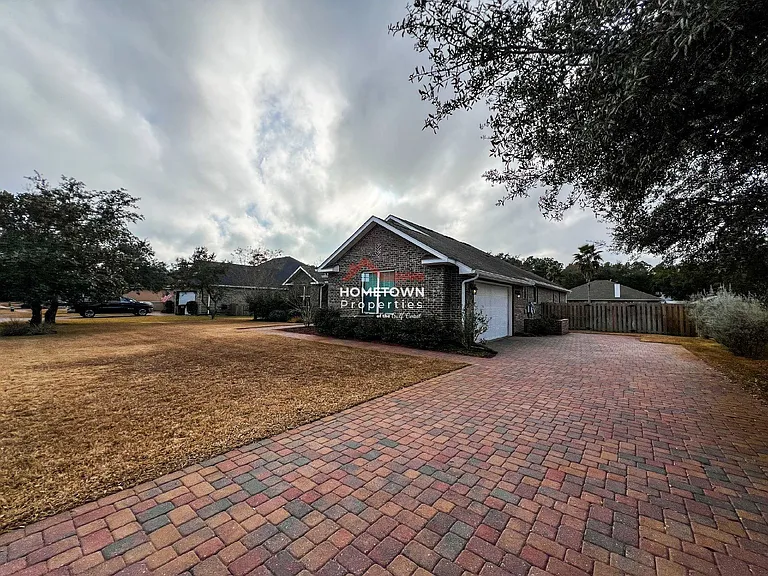 1467 W Shores Blvd — Photo 43