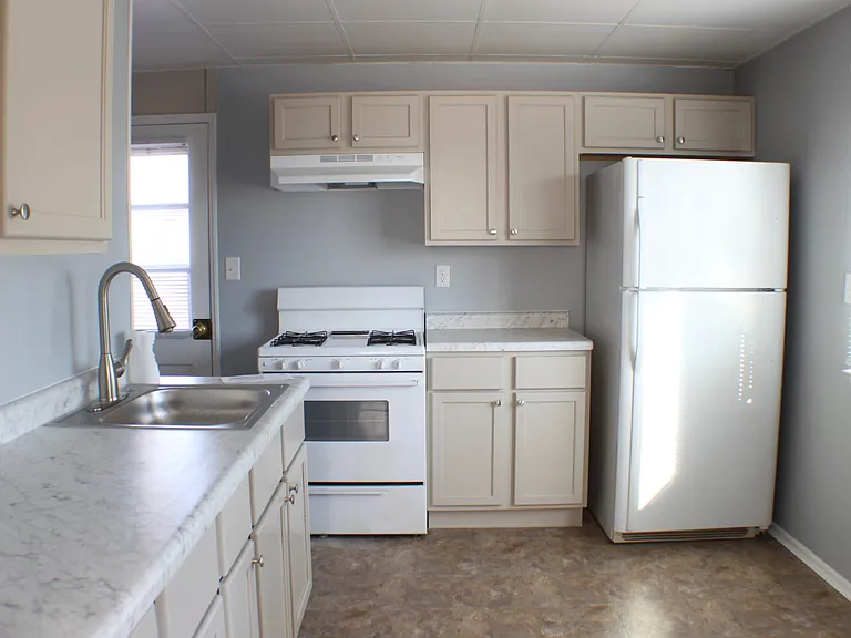 3502 N Sterling Ave — Photo 9