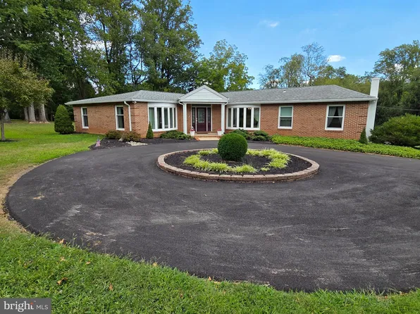 215 Gravel Hill Rd, Huntingdon Valley, PA 19006