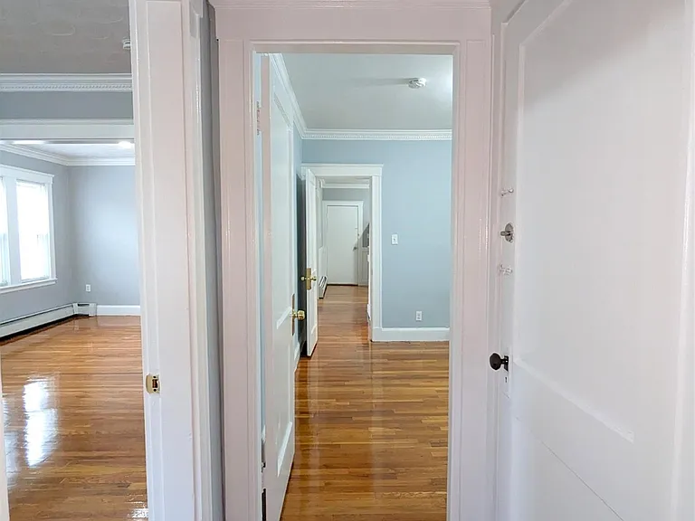 4 Edgar Ct #2 — Photo 9