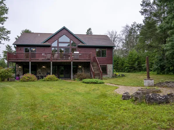 N8020 N Shore Dr, New Lisbon, WI 53950