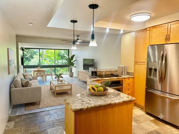 501 Hahaione St, Honolulu, HI
