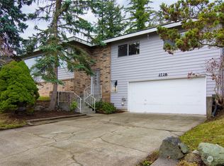 2728 W Crestline Dr, Bellingham, WA