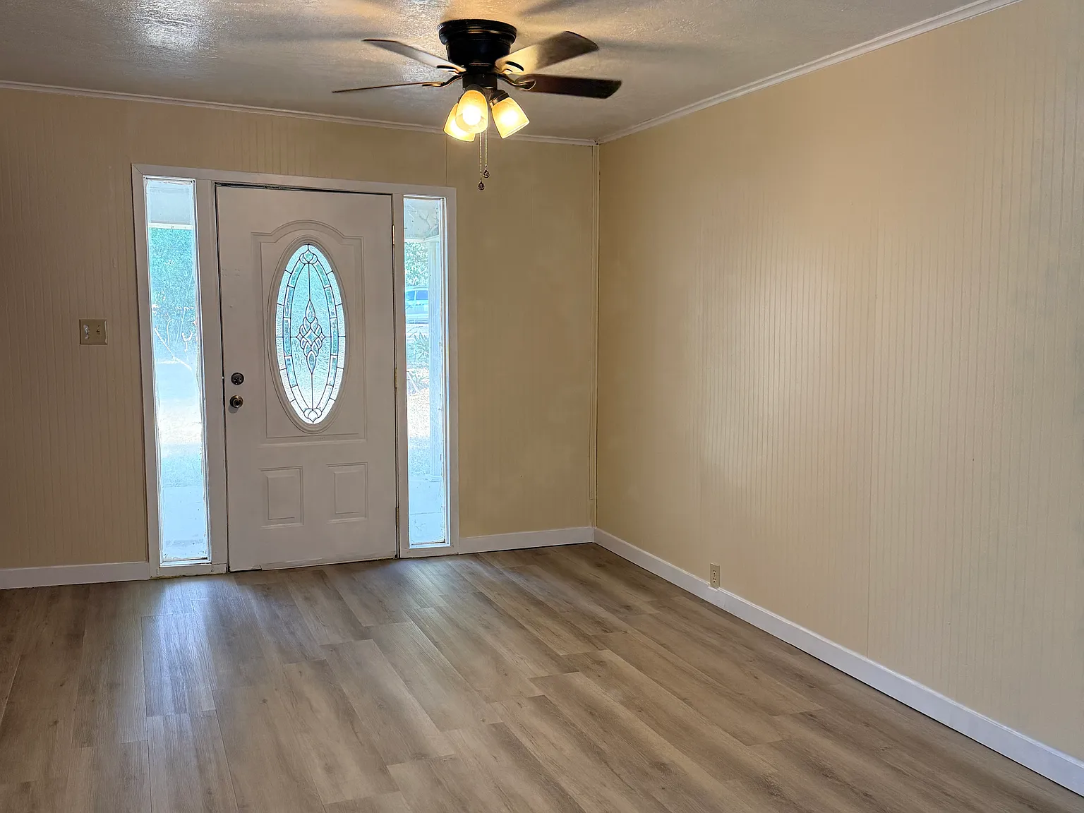 2 bed, 1.5 bath, 1115 sqft, $1,200 — Photo 2