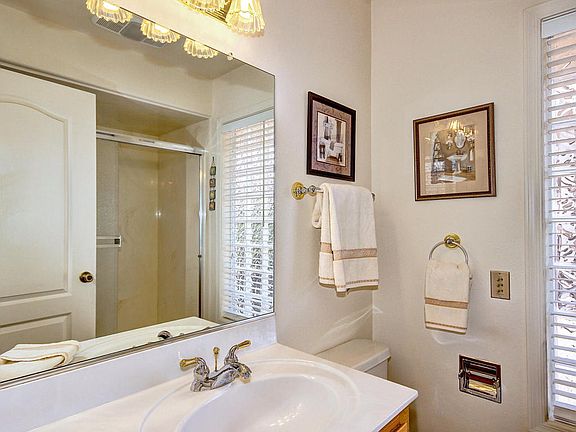 4th image of 10806 W Willowbrook Dr