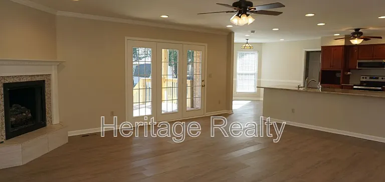 867 Westgate Dr — Photo 7
