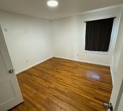 4th image of 2743 Hilltop Dr