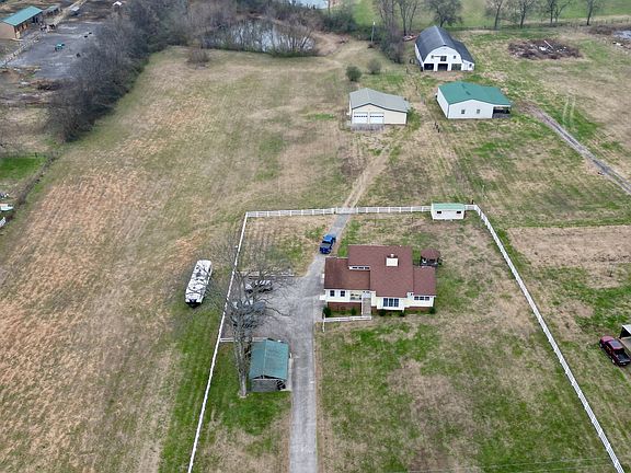 5th image of 1041 Sandy Valley Rd