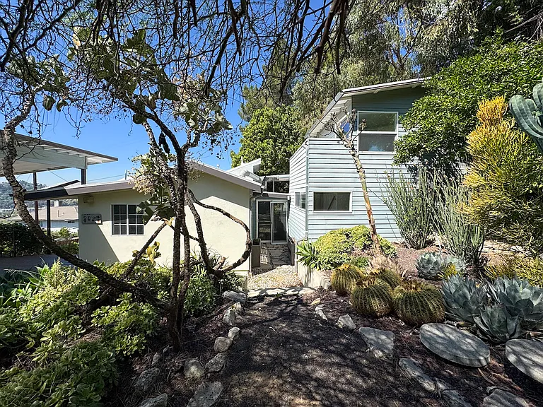 3050 Knob Dr — Photo 8