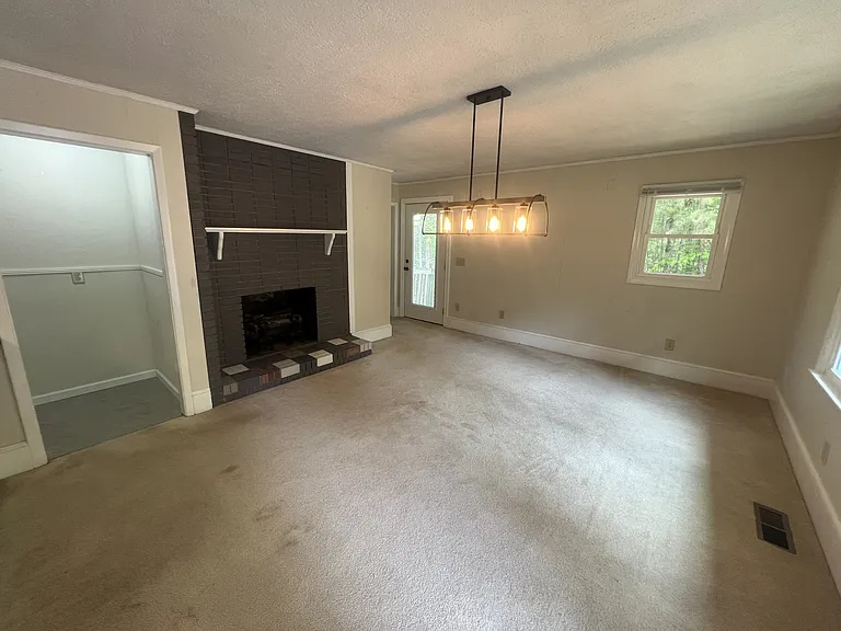 225 Darnell Ln — Photo 6