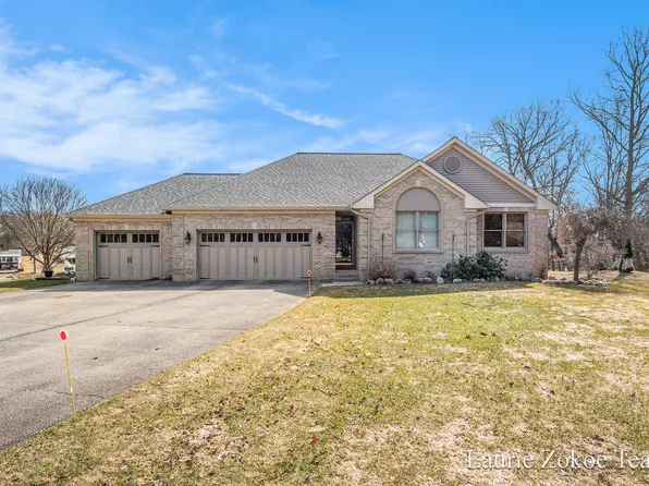 8520 S Lakeside Dr, Newaygo, MI 49337