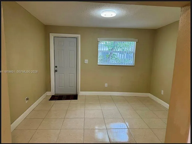 6471 SW 27th St — Photo 7