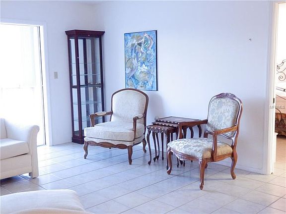 5th image of 155 Bluff View Dr APT 106